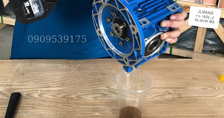 Quy trình thay dầu cho hộp giảm tốc