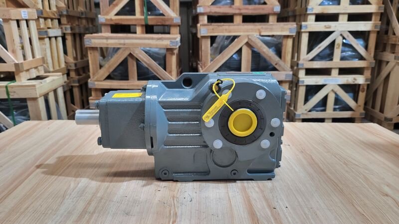 Thiết kế tổng quan hộp giảm tốc tải nặng trục vuông góc S
