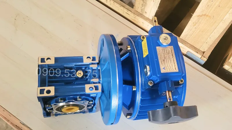 Thiết kế tổng quan của hộp giảm tốc 2 cấp UDL 2.2kW - NMRV 75
