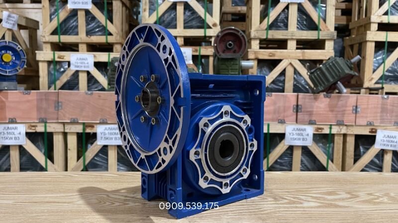 Những dấu hiệu cho thấy cần mở hộp số để kiểm tra chi tiết bên trong