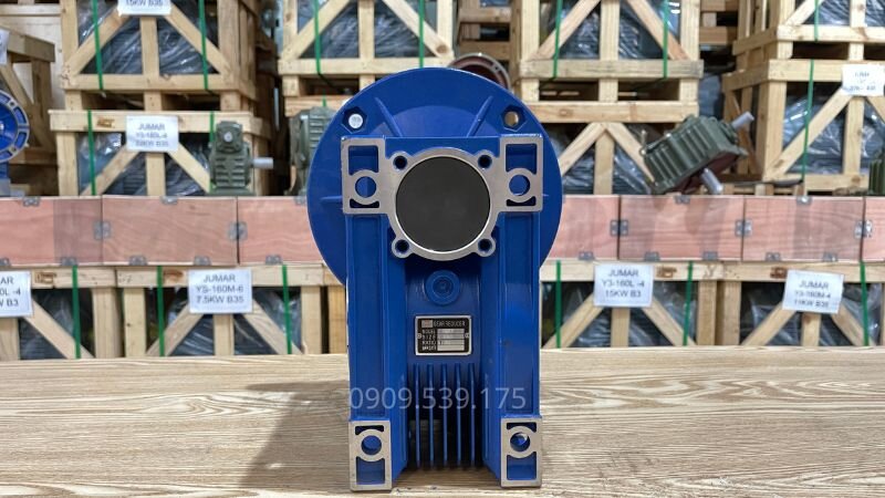 Lựa chọn dòng hộp số trục vít vỏ nhôm tỷ số truyền trung bình cho tải nhẹ
