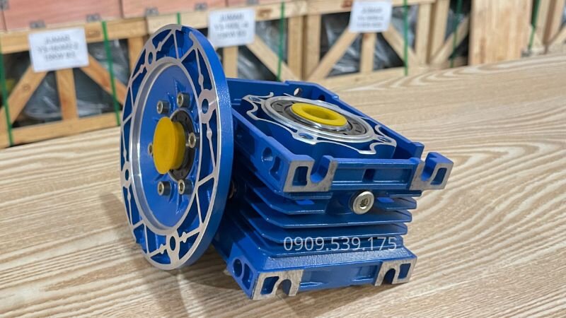 Chọn dầu tổng hợp PAG cho hộp số NMRV